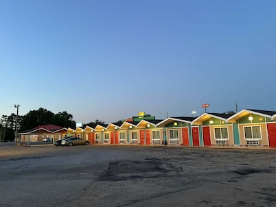 Gray Plaza Motel Benton Rend Lake I-57