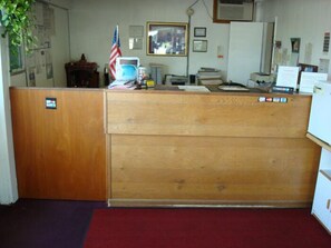 Reception - Gray Plaza Motel Benton I-57 IL (Benton)