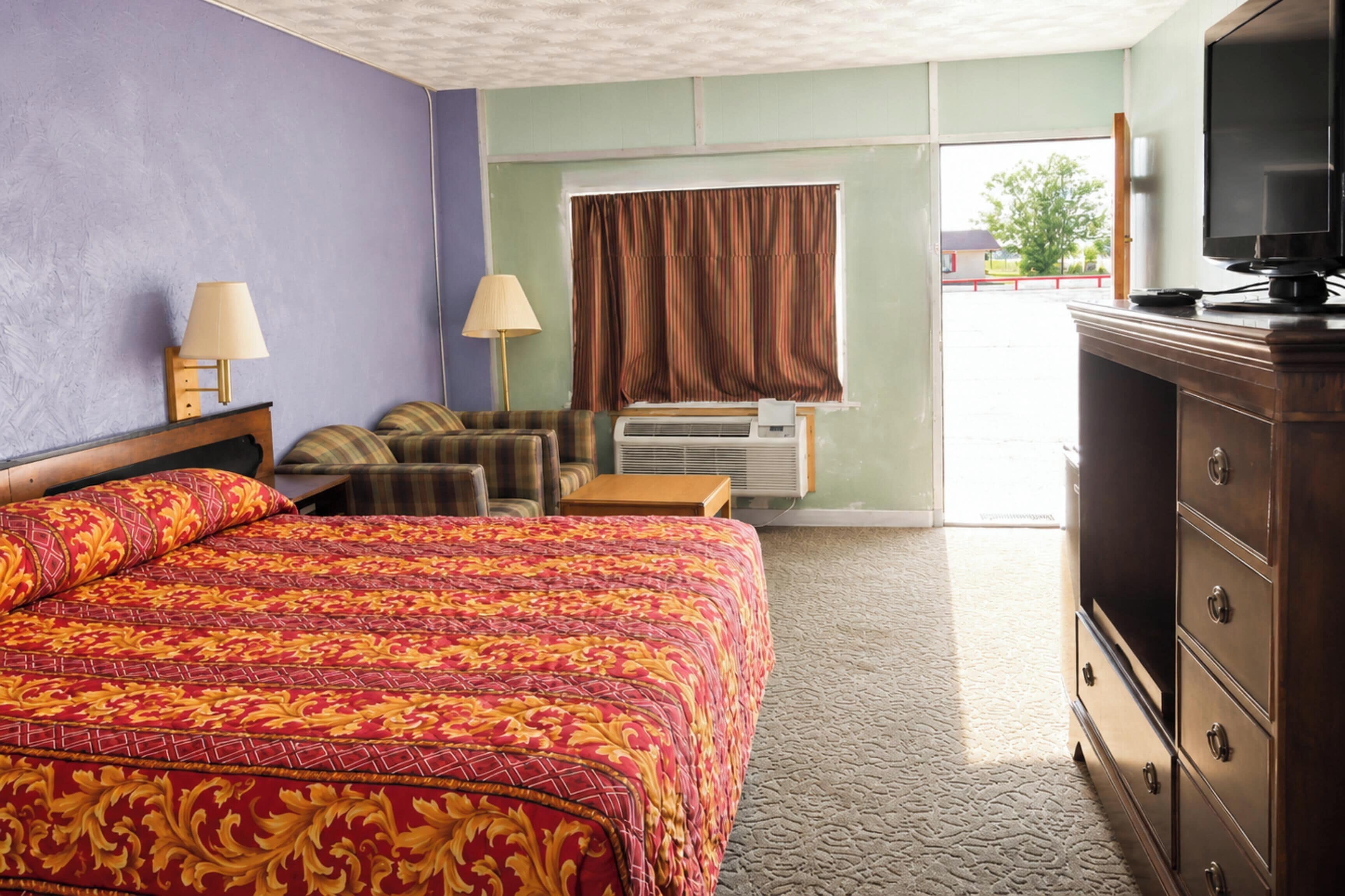 Habitación, 1 cama de matrimonio grande, fumadores | Escritorio, wifi gratis, ropa de cama