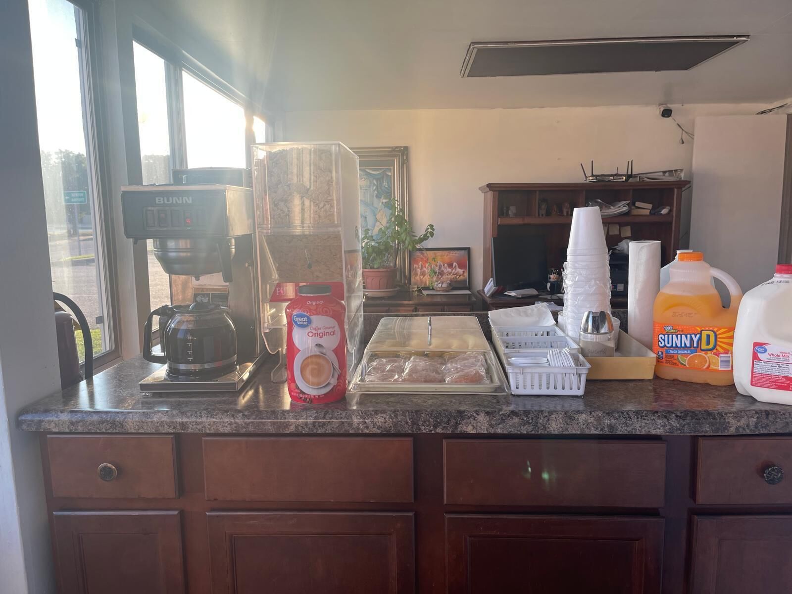 Free daily continental breakfast