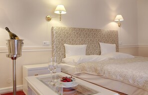 Deluxe Double Room | Minibar, in-room safe, desk, soundproofing - Hotel Embassy (Karlovy Vary)