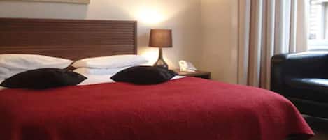 Desk, iron/ironing board, free WiFi, bed sheets