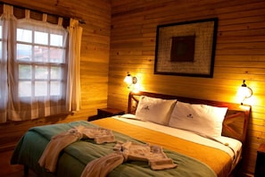 Premium bedding, down comforters, in-room safe, individually decorated