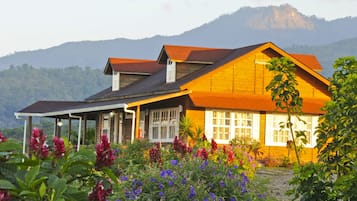 Luxury Suite, Mountain View | Exterior