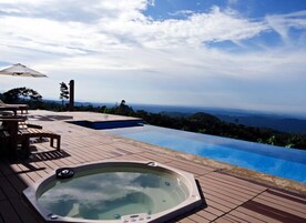 Bañera de hidromasaje exterior