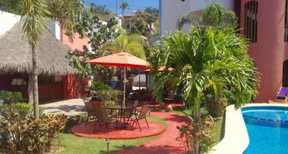 Hotel y Suites Los Encantos