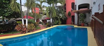 Hotel y Suites Los Encantos