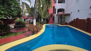 Outdoor pool, pool loungers