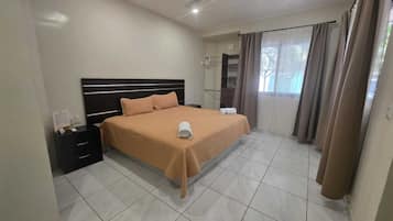 Habitación Confort, 1 cama King size | Ropa de cama de alta calidad y ropa de cama