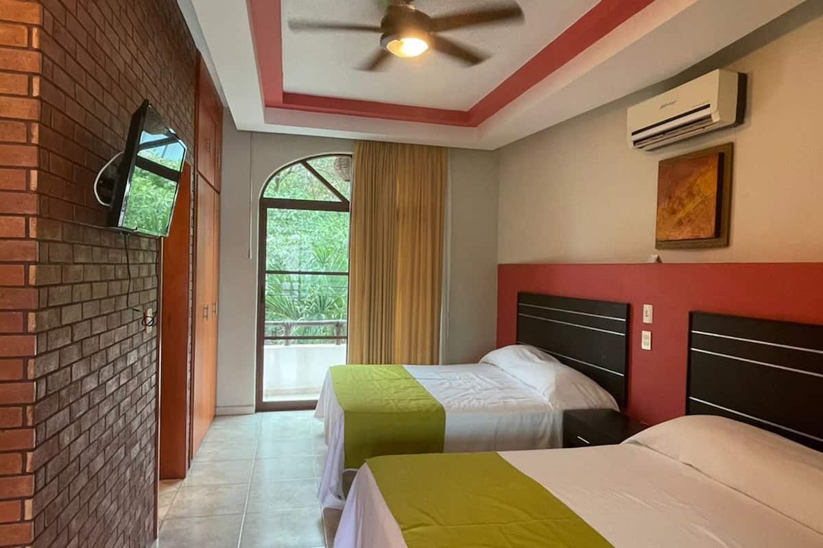 Phòng đôi, quang cảnh hồ bơi | Bộ đồ giường cao cấp, bộ trải giường
