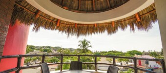 Hotel y Suites Los Encantos