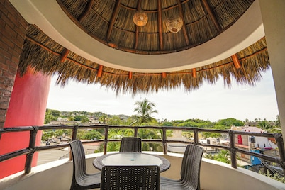 Hotel y Suites Los Encantos