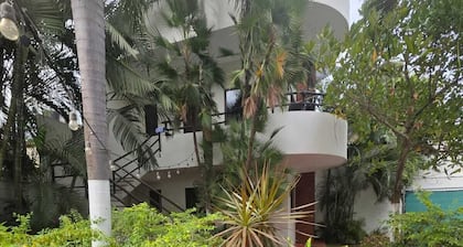 Hotel y Suites Los Encantos