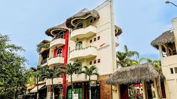 Fachada de la propiedad