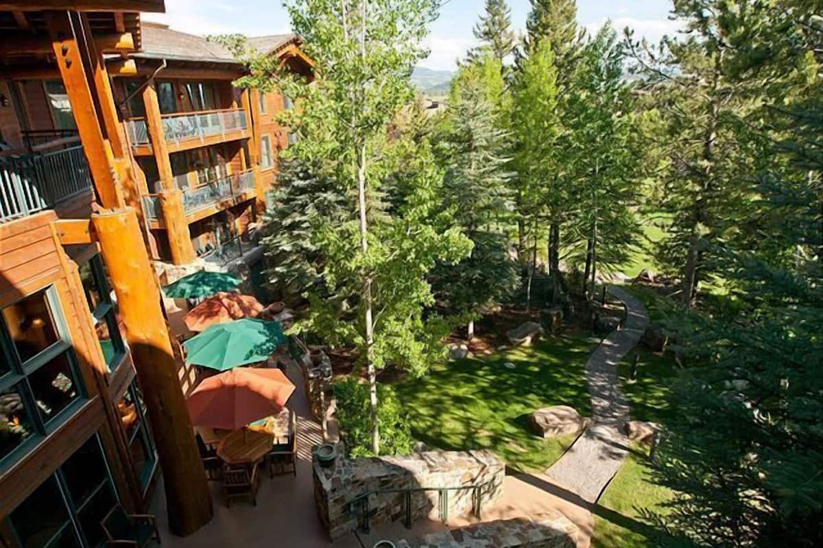 1 bedroom, premium bedding, in-room safe, desk