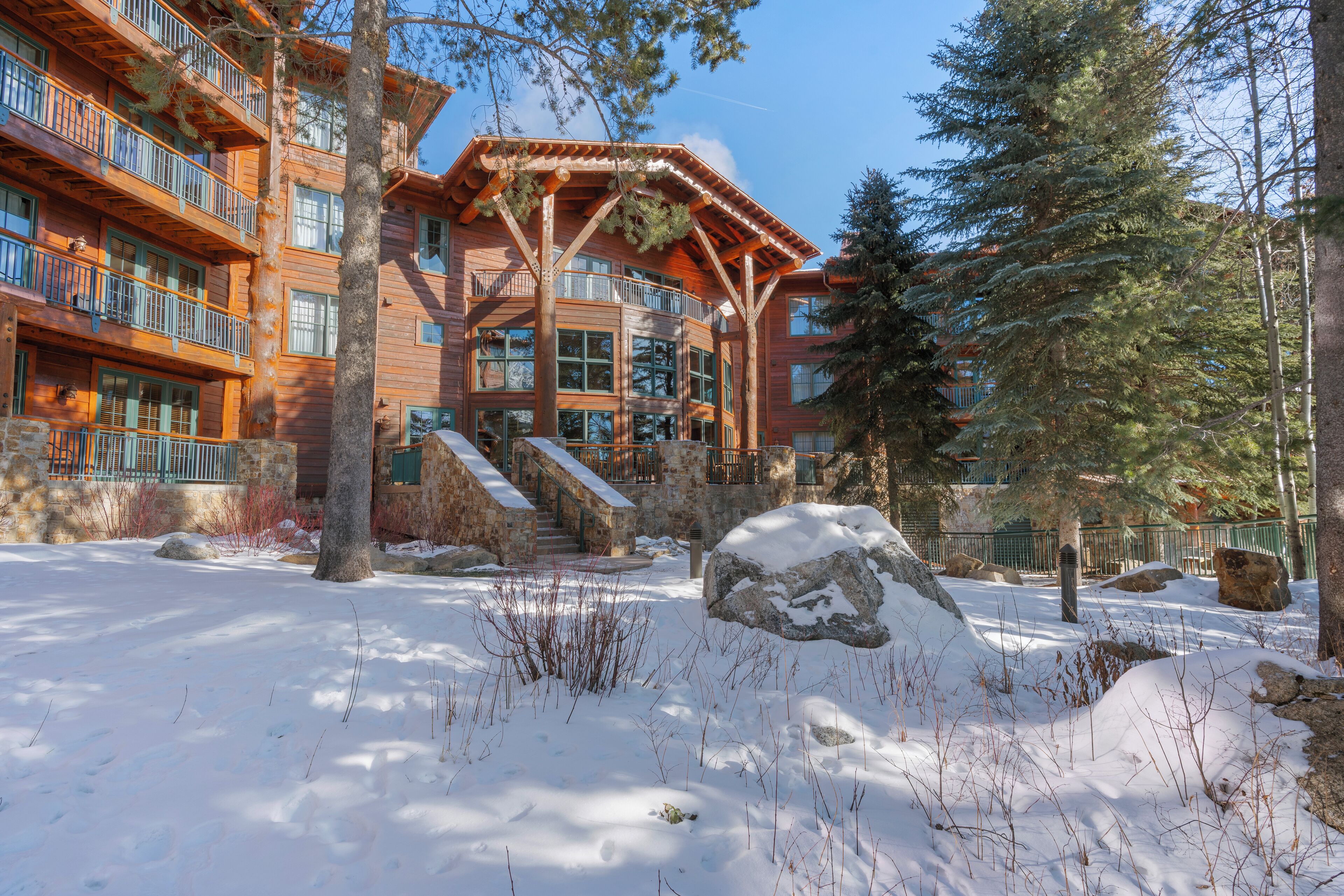 1 bedroom, premium bedding, in-room safe, desk