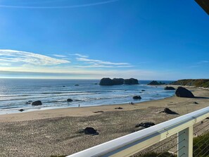 Balcony view - Sunset Oceanfront Lodging (Bandon)