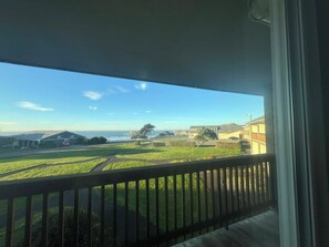 Standard Studio, 1 King Bed, Balcony, Partial Ocean View | Balcony - Sunset Oceanfront Lodging (Bandon)