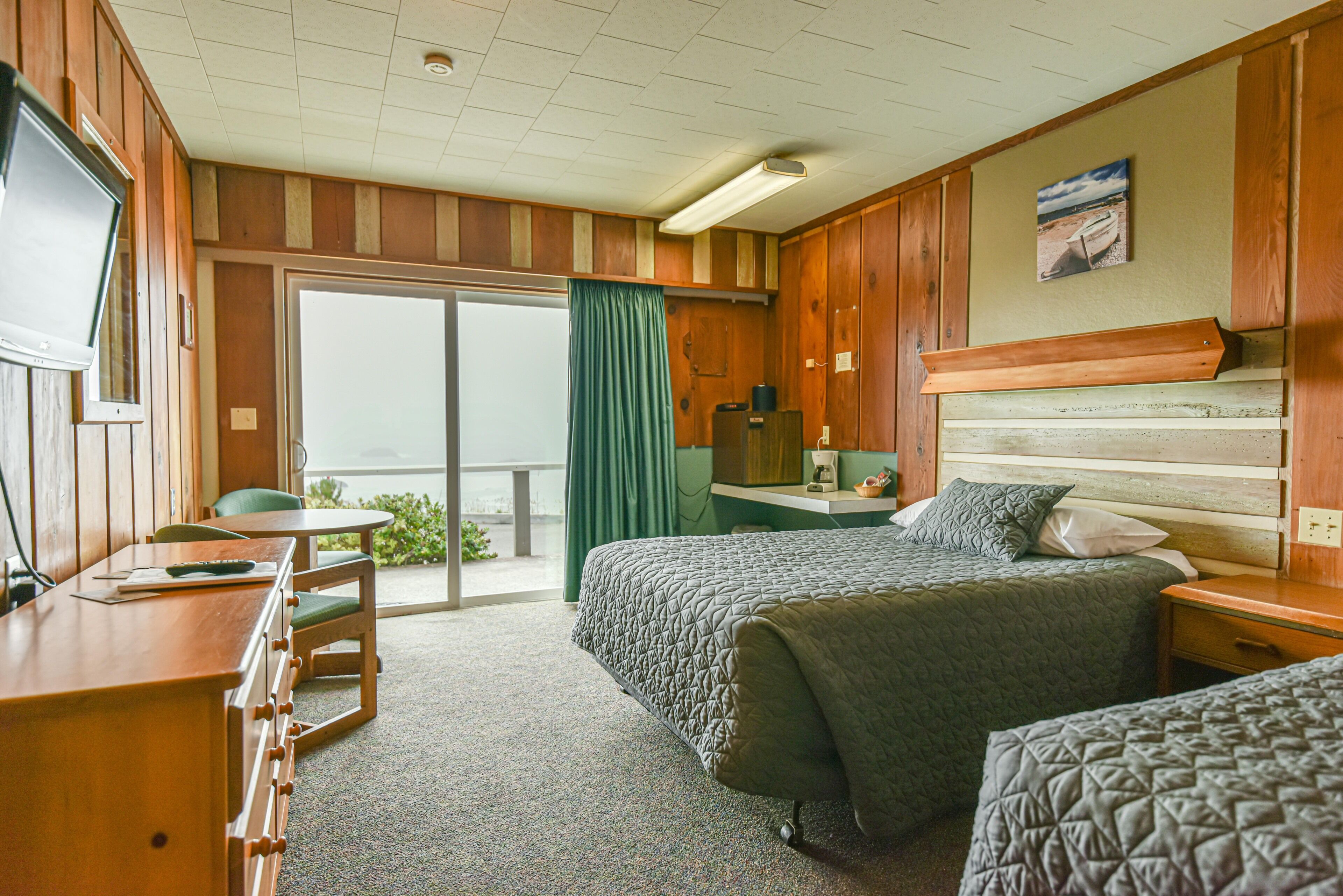 Sunset Oceanfront Lodging