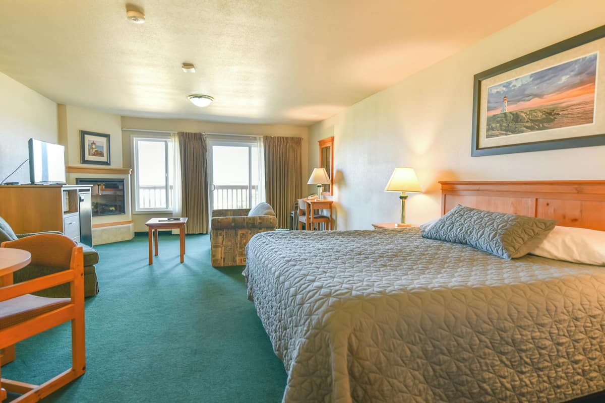Standard Studio, 1 King Bed, Balcony, Partial Ocean View | Floor plan