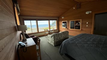 Deluxe Room, 1 King Bed, Jetted Tub, Partial Ocean View | Floor plan