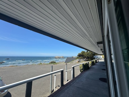 Superior Studio Suite, 1 Bedroom, Kitchen, Oceanfront | Beach/ocean view. Sunset Oceanfront Lodging