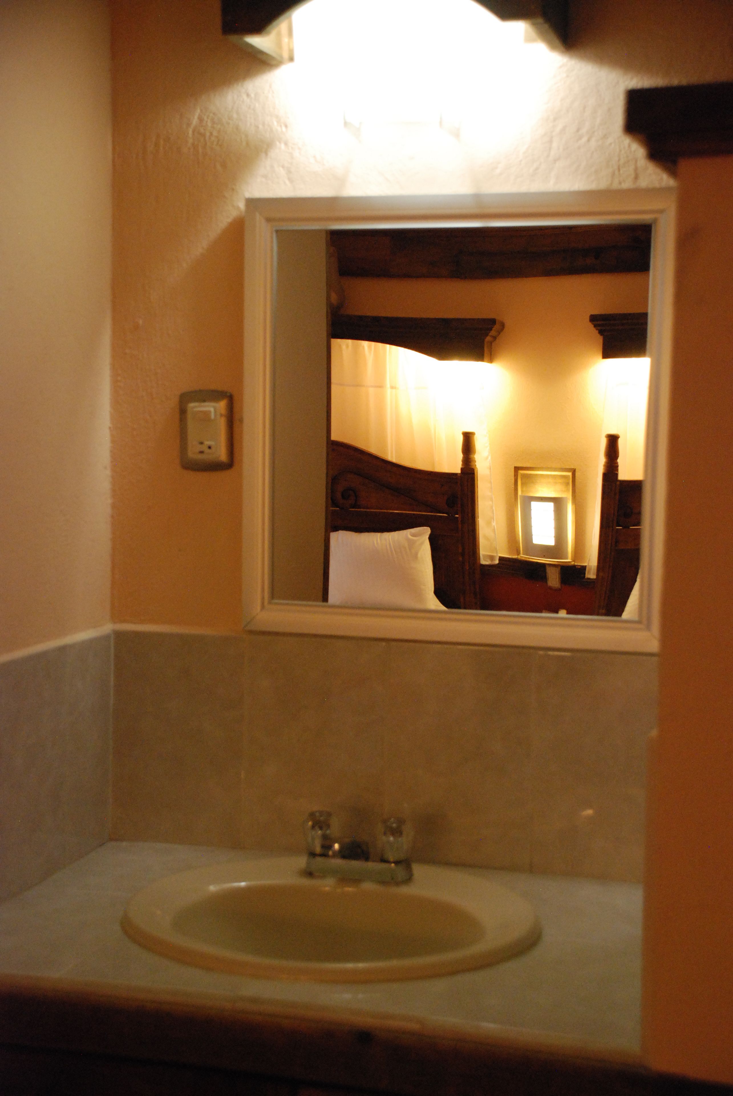 city room | bathroom | shower, free toiletries, hair dryer, towels