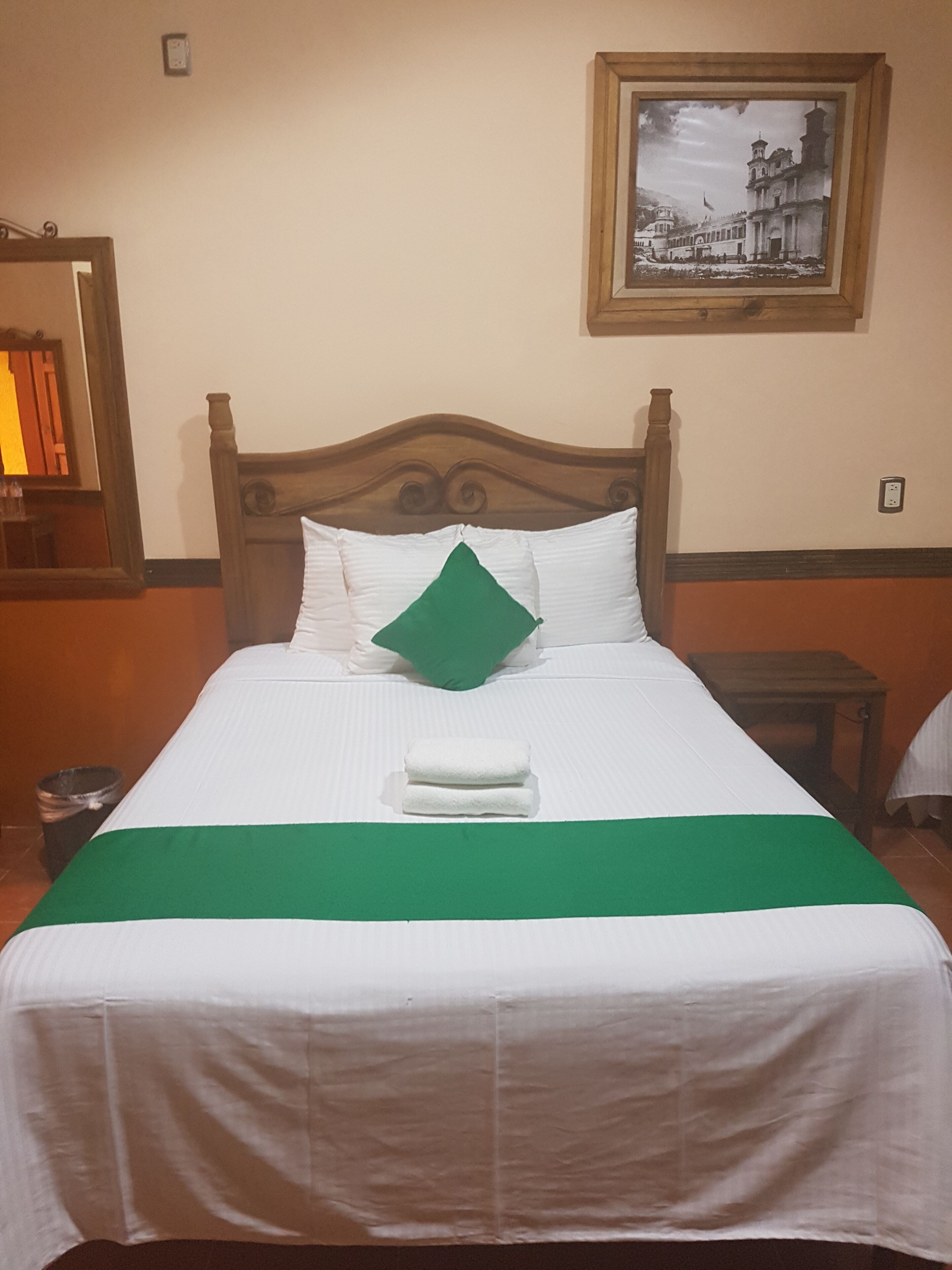 double room | 1 bedroom, desk, iron/ironing board, free wifi