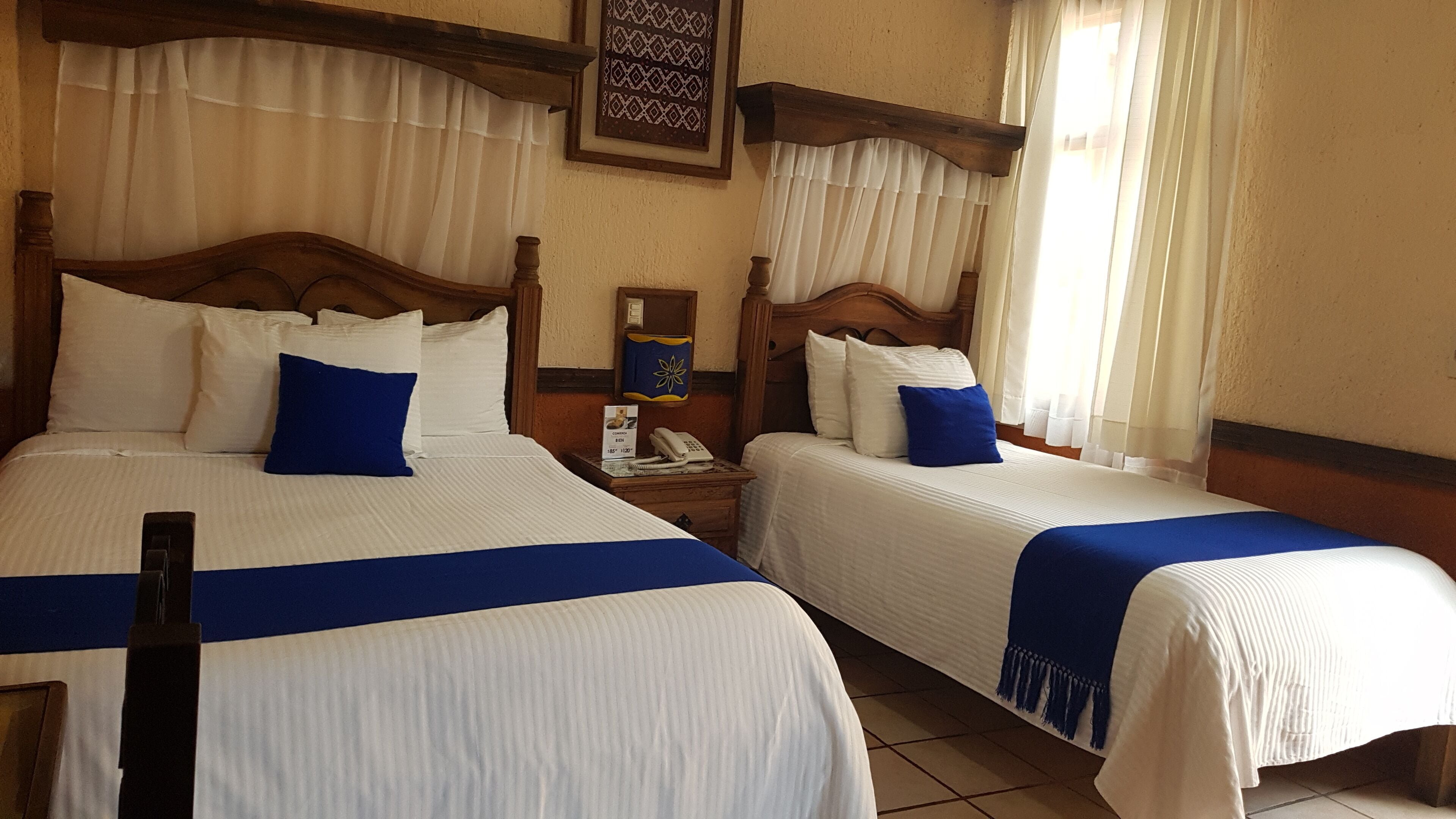 city triple room | 1 bedroom, desk, iron/ironing board, free wifi