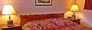 Deluxe Room, 1 King Bed, Mountain View, Ground Floor | Desk, free WiFi, bed sheets