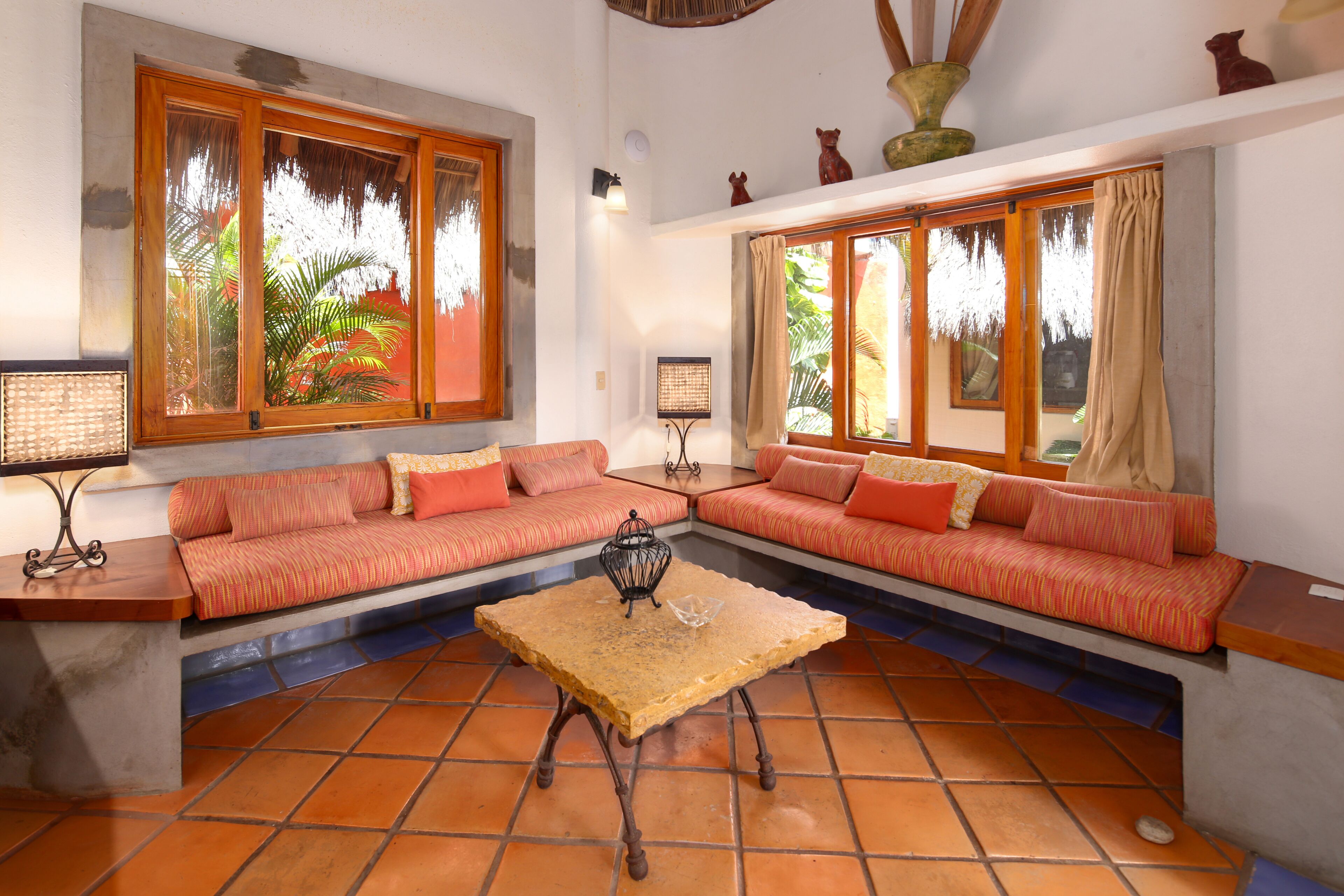 romantic bungalow, 1 bedroom, kitchenette, garden view | living area