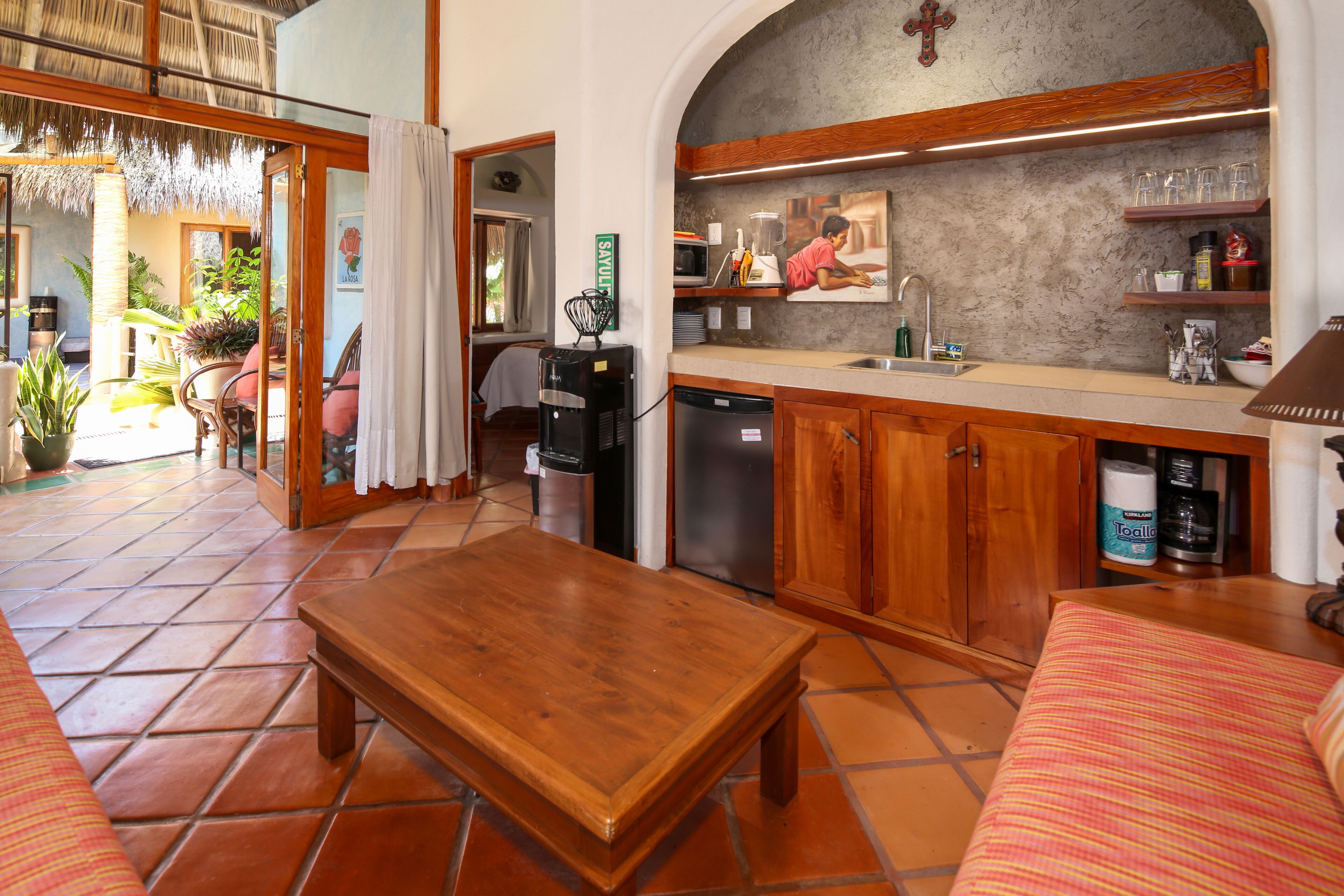 romantic bungalow, 1 bedroom, kitchenette, garden view | living area