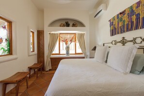 1 bedroom, Egyptian cotton sheets, premium bedding, Tempur-Pedic beds - Hotel Vogue (Sayulita)