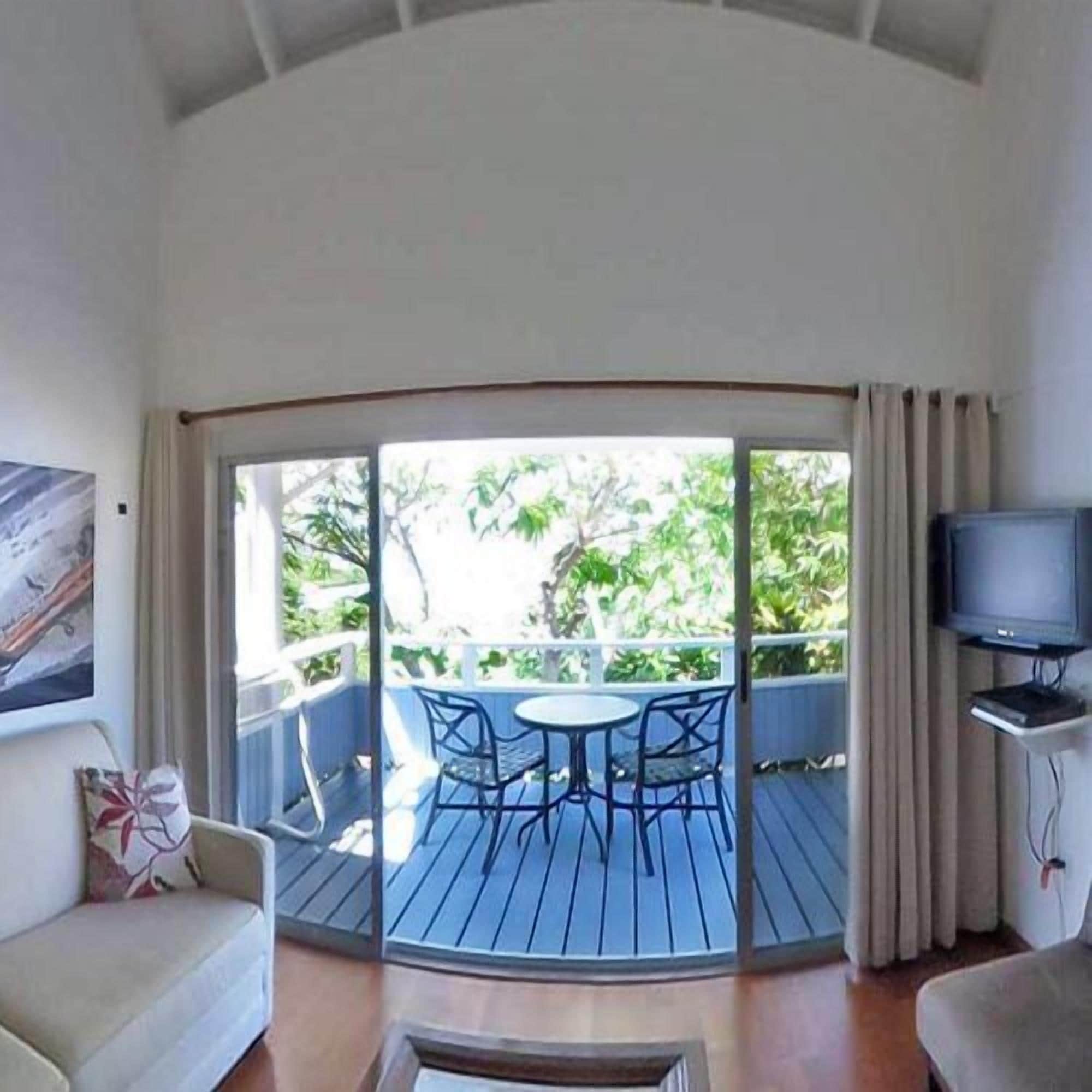 deluxe villa, 1 queen bed with sofa bed, ocean view | balcony