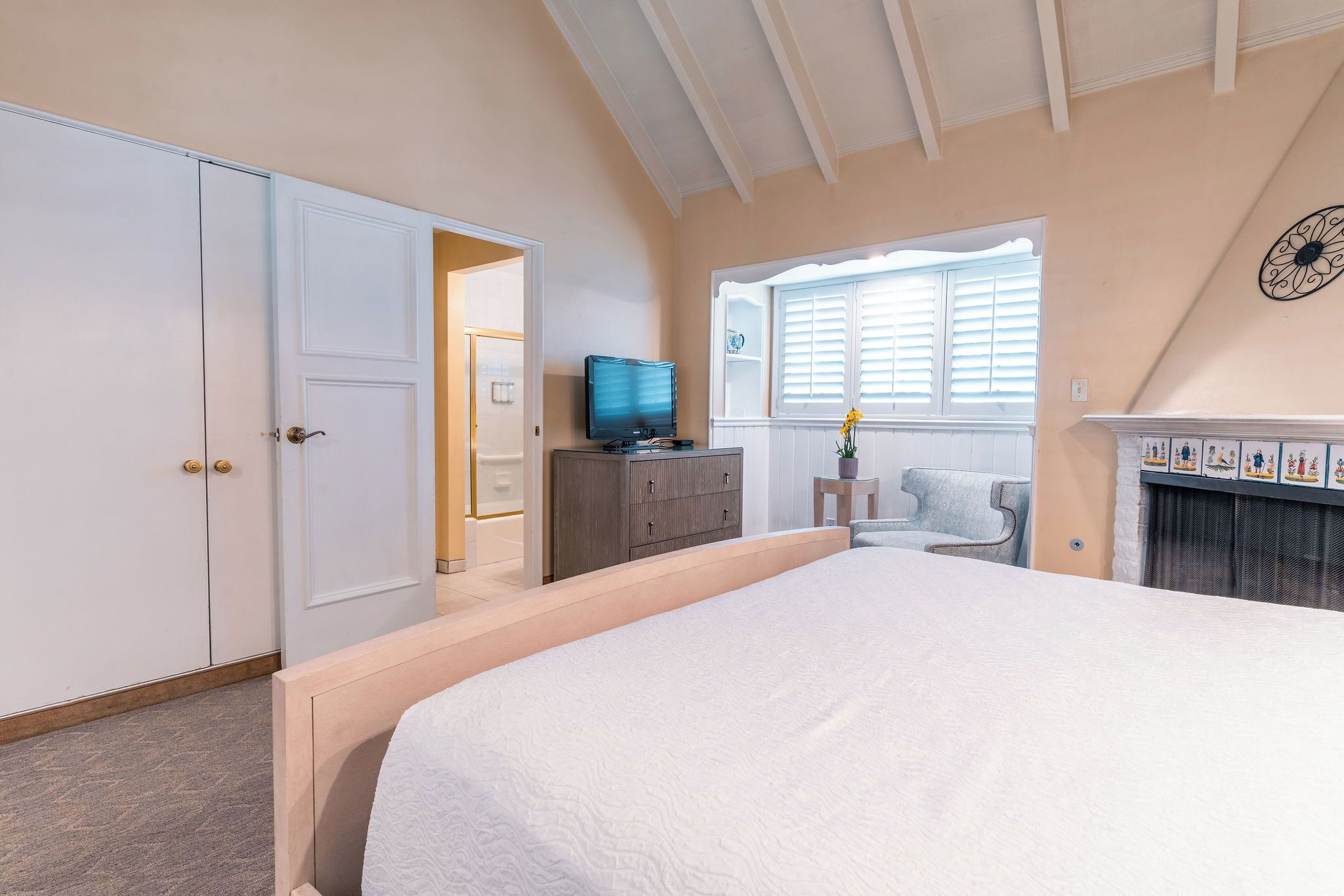 Chambre Deluxe, 1 très grand lit, cheminée