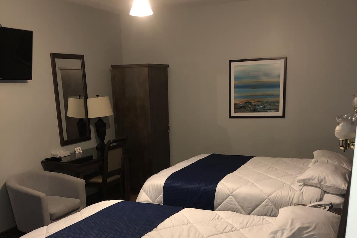 Family Suite, 2 Queen Beds | WiFi (free), bed sheets