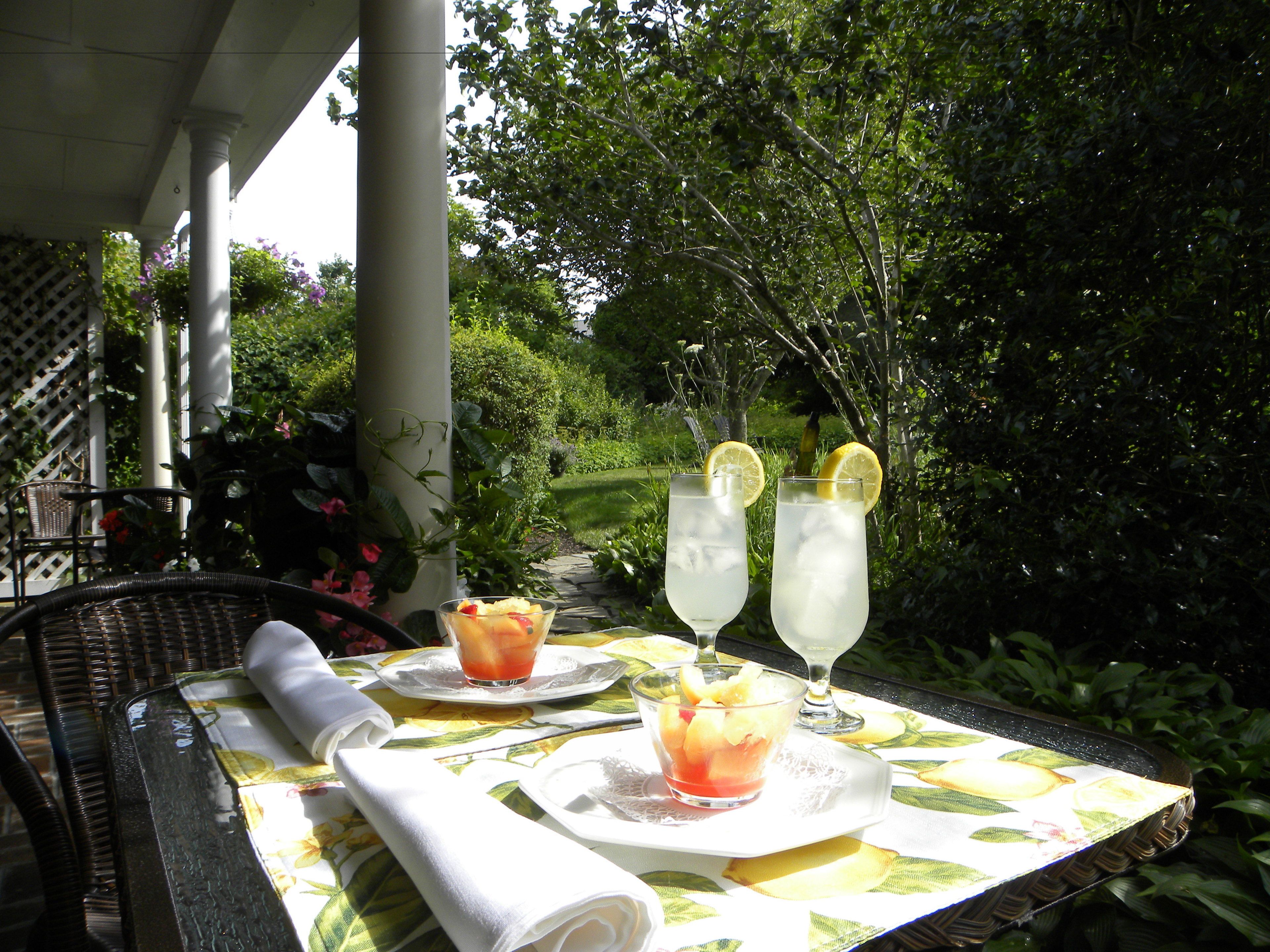 Free daily full breakfast 