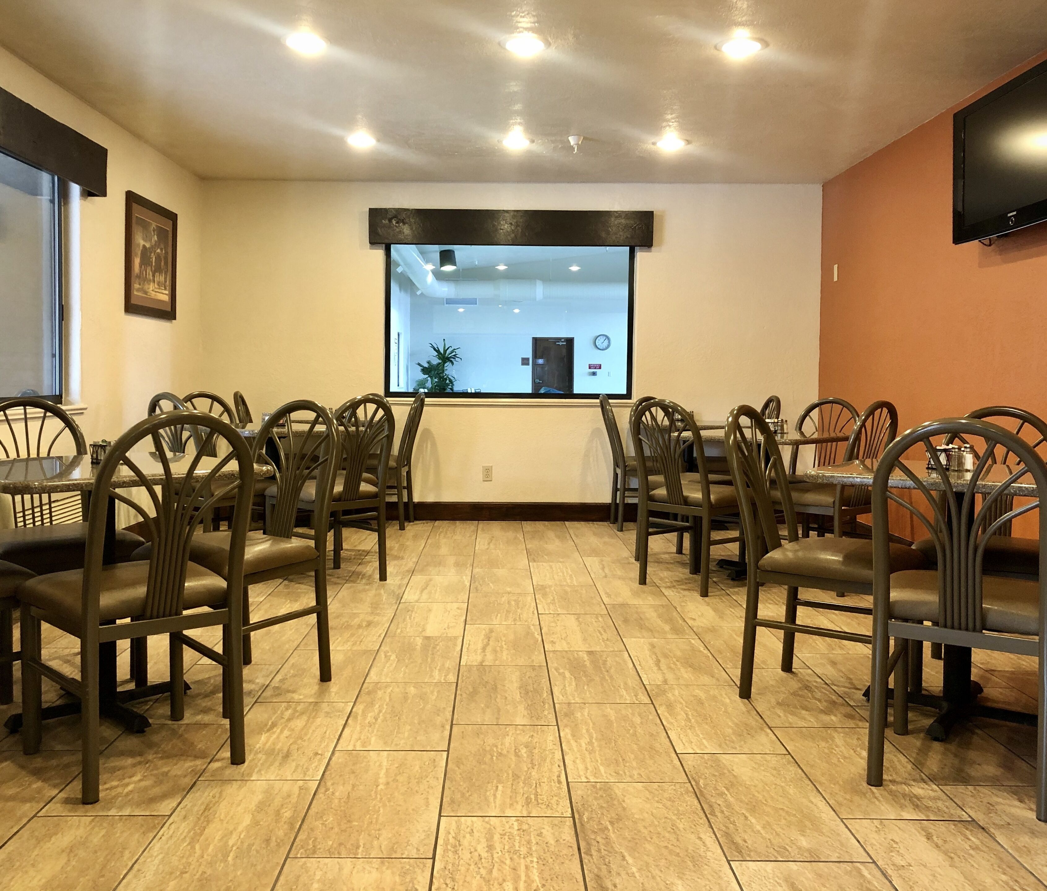 free daily full breakfast