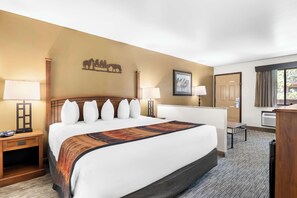 Suite, 1 King Bed, Non Smoking, Refrigerator & Microwave (with Single Sofabed) | Blackout curtains, iron/ironing board, free cots/infant beds - Best Western Grande River Inn & Suites (Clifton)