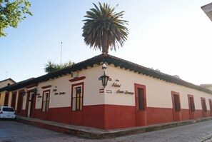 Exterior - Hotel Plaza Santo Domingo (San Cristóbal de las Casas)