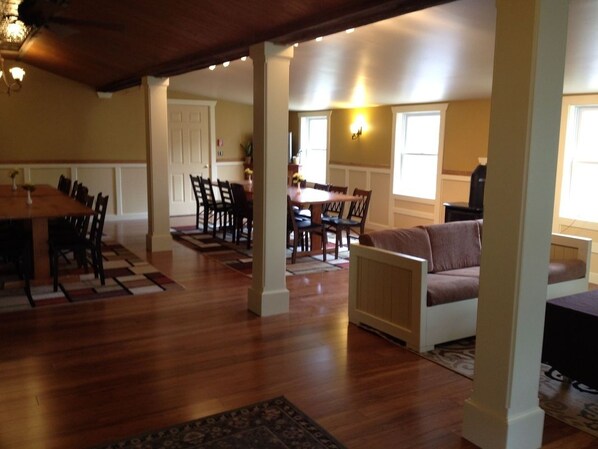 Banquet hall - The Woods Lodge (Northfield)