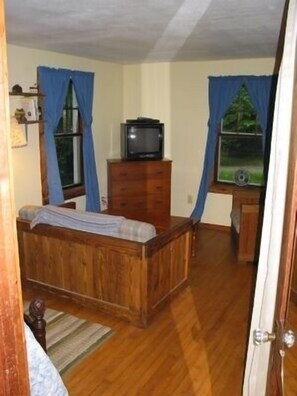 Birch Cottage, 1 Queen, 1 Full Futon | Living area - The Woods Lodge (Northfield)