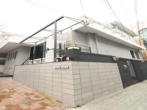 Bagian depan properti
