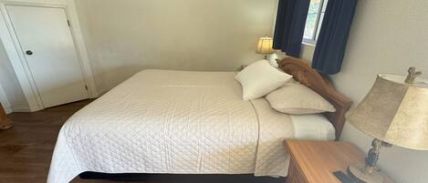Standard Room, 1 Queen Bed, Accessible | Blackout drapes, iron/ironing board, free WiFi, bed sheets