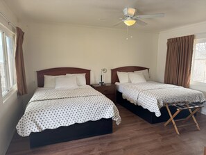 Standard Room, 2 Queen Beds | 1 bedroom, individually decorated, individually furnished - Lakeshore Lodge (Wofford Heights)