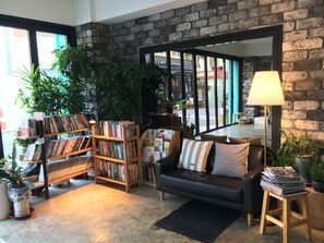 Executive lounge - Backpackers in Yeosu - Hostel (Yeosu)