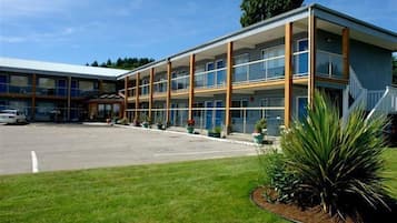 المنشأة من الخارج