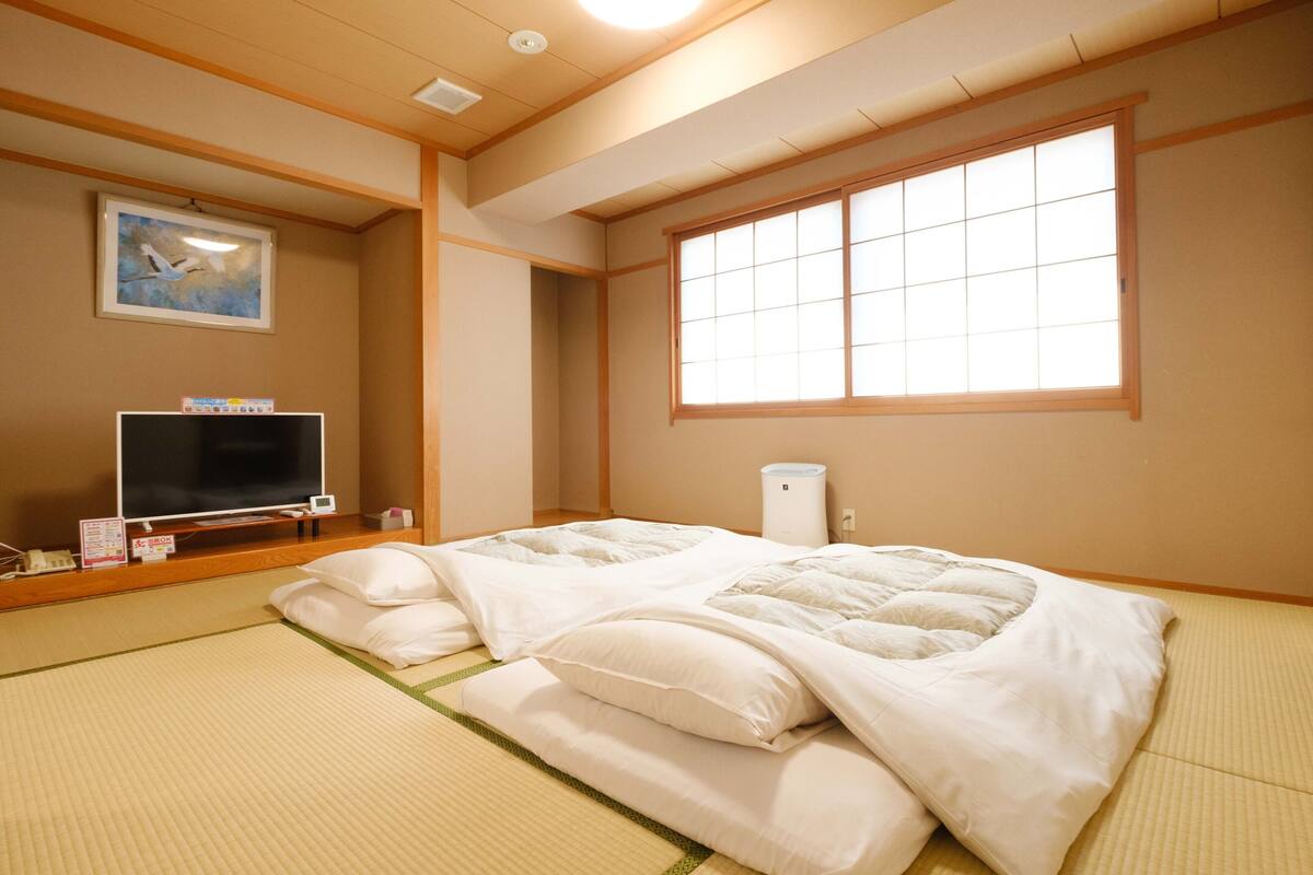 japanese style room (6+8 tatami-mats), non smokng | desk, iron/ironing board, free wifi, bed sheets