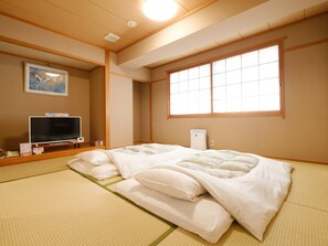 Japanese Style Room (6+8 Tatami-mats), Non Smokng