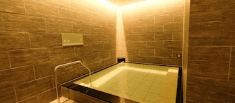 Tennen Onsen Matsuyama New Grand Hotel